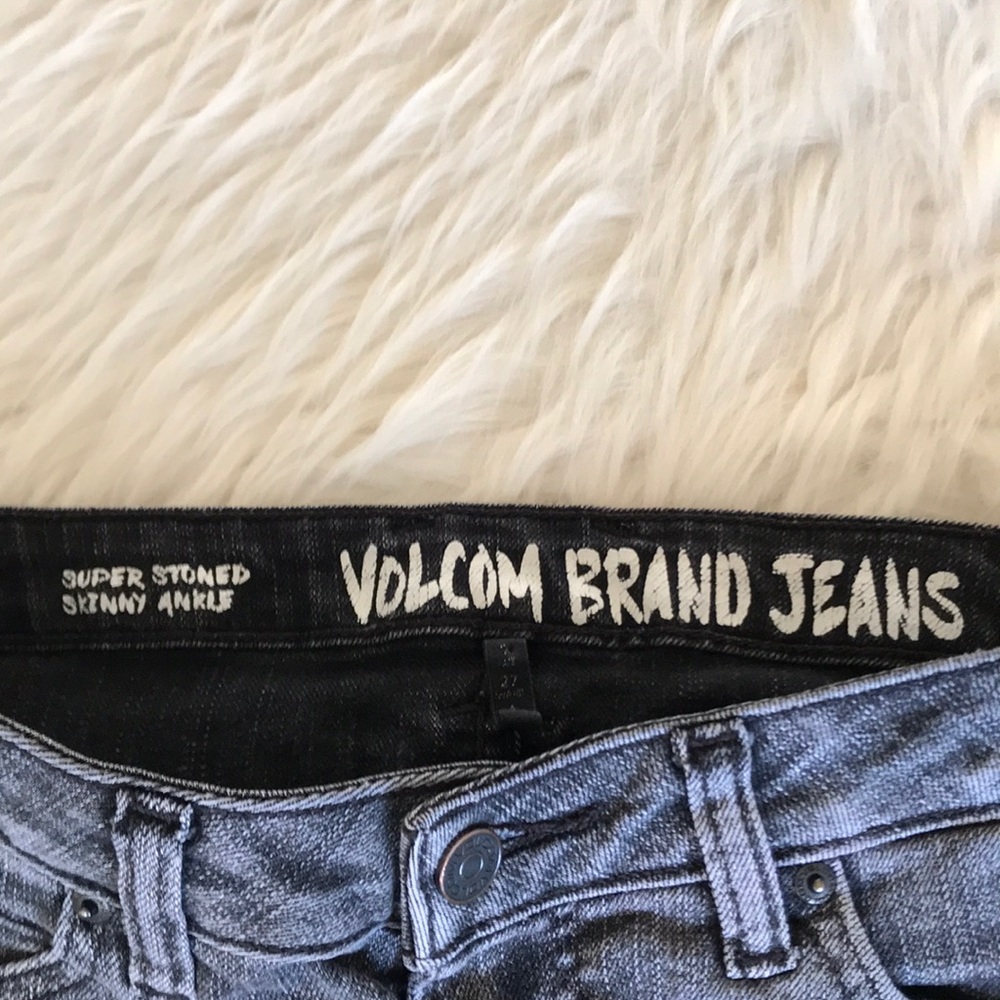 Volcom - Picture 5 of 8